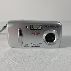 Olympus Camedia D-425 Digital Camera 4.0MP Point Shoot Silver No Card Tested